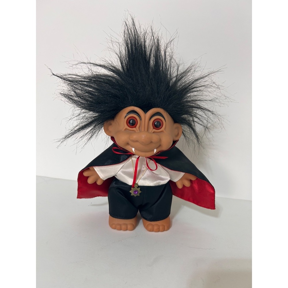 Vintage Russ Berrie Dracula Troll Red Eyes Cape Fangs Halloween Rare - Picture 3 of 8